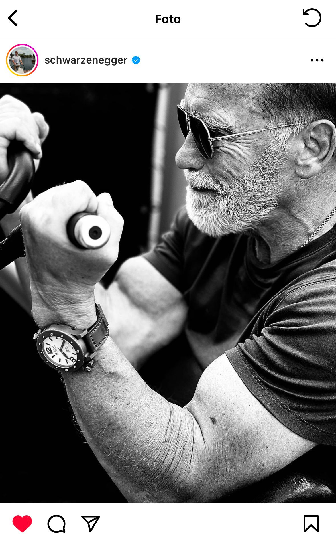 Arnold Schwarzenegger su Instagram posta la sua immagine in palestra con al polso il suo magnifico orologio U Boat