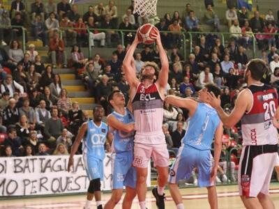 Basket Club Lucca travolge Saronno al Palatagliate 97 a 79