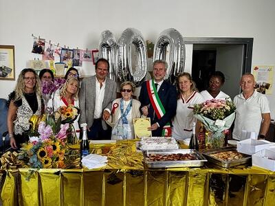 Il sindaco festeggia i 100 anni di Alba Madrigali con gli assessori Bartolomei e Bruni