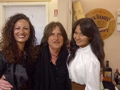 Successo della cena spettacolo da Stefan con i cantanti Ilaria Andreini, Chantal e Roberto Borelli