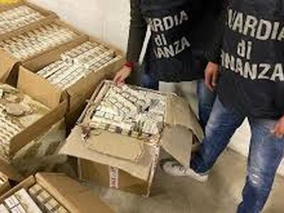 Sequestro record di sigarette elettroniche e prodotti accessori da fumo eseguito dai finanzieri del Nucleo Mobile di Viareggio