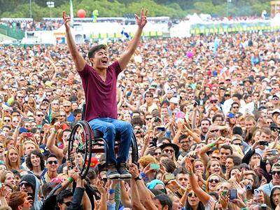 Summer Festival, Luccasenzabarriere lancia la petizione per un corridoio sotto il palco per le persone disabili