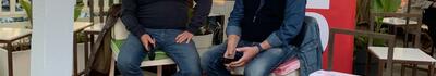 Paolo Del Debbio fa volare il suo aquilone in Versilia al “bagno Biondetti ViennaLvce”