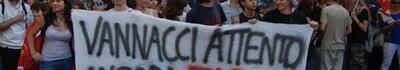 La democrazia degli imbecilli: "Vannacci fascista sei il primo della lista"