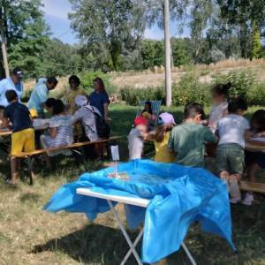 un laboratorio alla Fattoria Albogatti per ragazzi