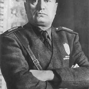 Mussolini_mezzobusto