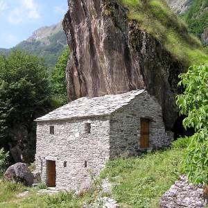 La capanna pastorale Valle d'Arnetola di proprietà del Parco