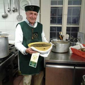 l'accademico dante giuntini con la zuppa