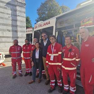 volontari con presidente Di Somma e Presidente regionale Andreoni